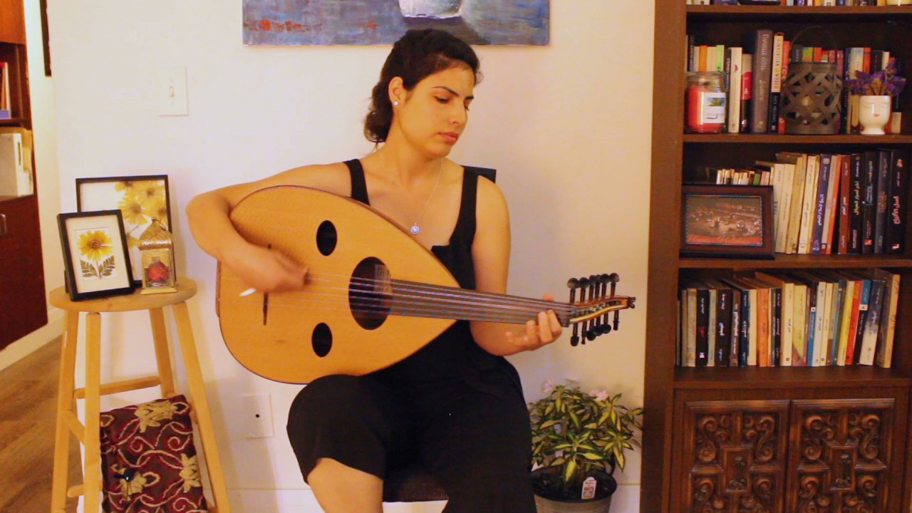 Manar Naeem playing Oud